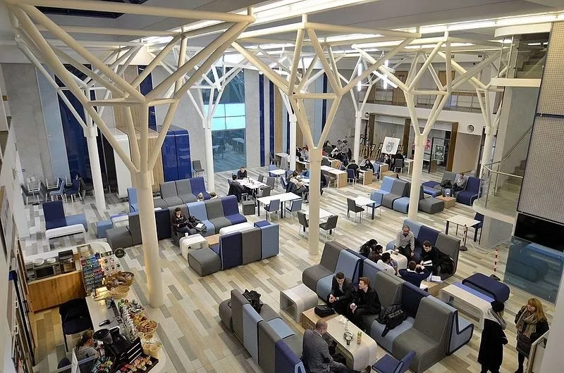 Du học Ba Lan: Học bổng từ 50% – 100% học phí tại đại học Kozminski