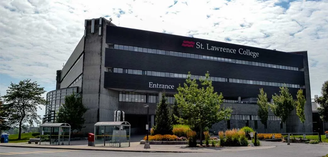 Du học Canada: St. Lawrence College – Cao đẳng công lập bang Ontario cấp học bổng lên đến 3000 CAD