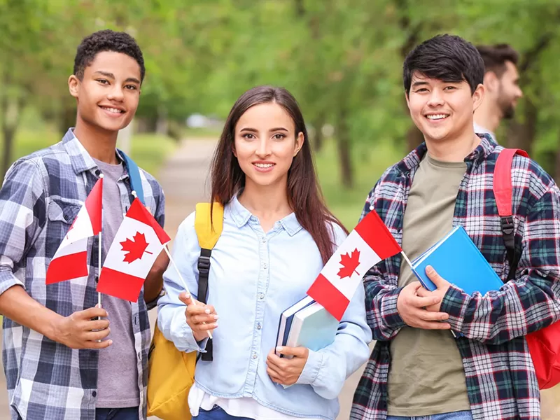 Du học Canada: Điểm danh Top 10 trường đại học Canada đang cấp học bổng