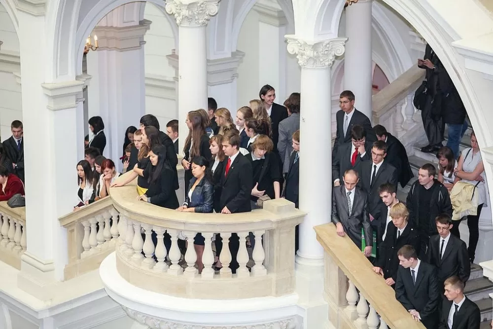 Du học Ba Lan 2024: Điều kiện, chi phí, học bổng và Visa!